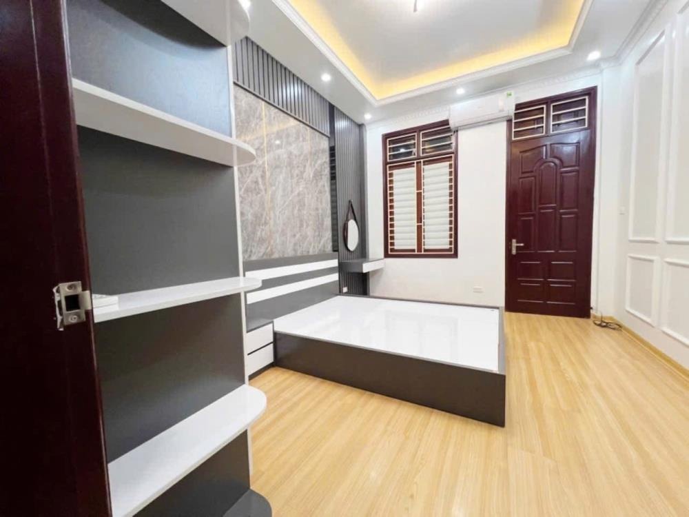 Bán Nhà Đẹp Tây Hồ - 5 Tầng, 3 Phòng Ngủ, Full Nội Thất - Giá 7.2 Tỷ