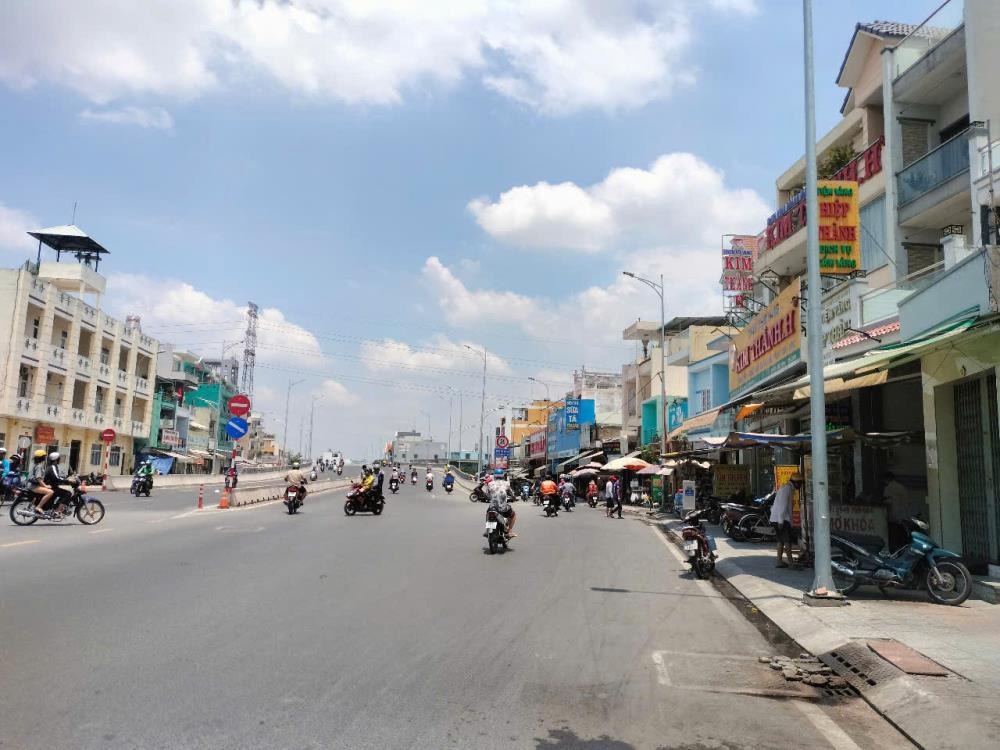 Bán nhà mặt tiền Nguyễn Triệu Luật, Bình Tân - 6.7 tỷ - 220m2