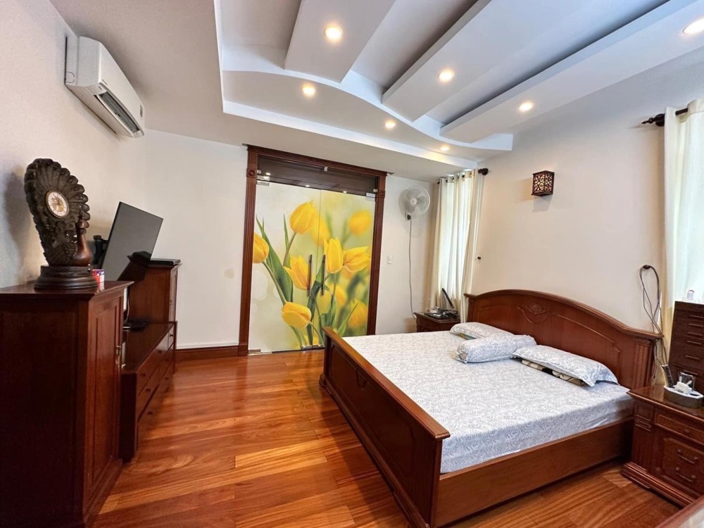 Nhà đẹp gần phố Nguyễn Khuyến - Giá tốt nhất khu vực