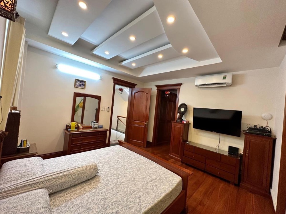 Nhà đẹp gần phố Nguyễn Khuyến - Giá tốt nhất khu vực