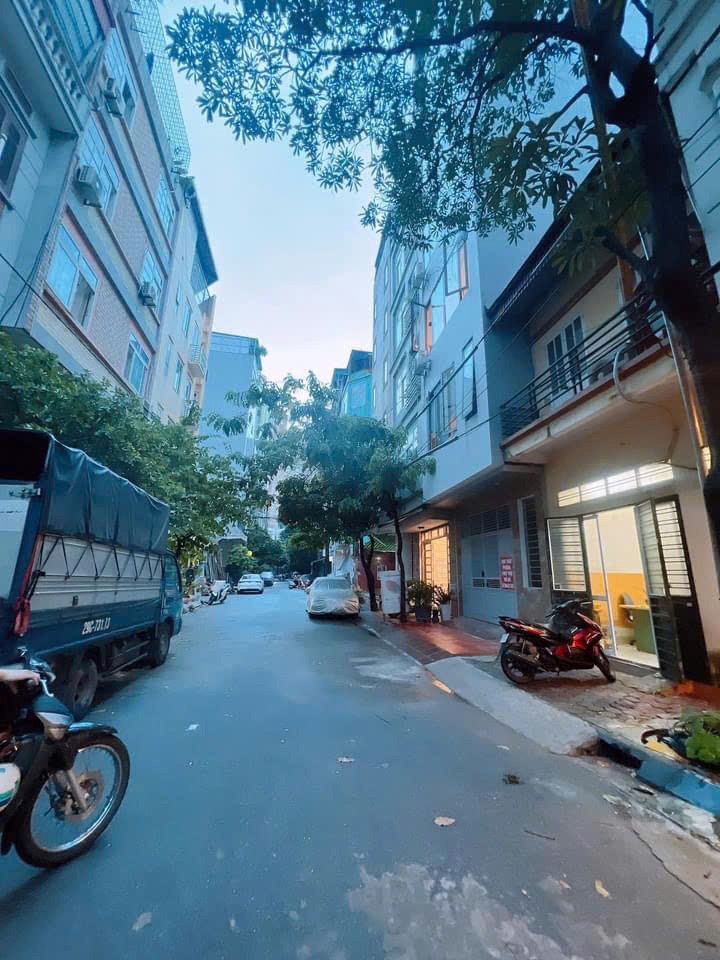 Phân Lô Dương Nội Mặt Tiền 5m, Giá Đầu Tư - Lê Trọng Tấn