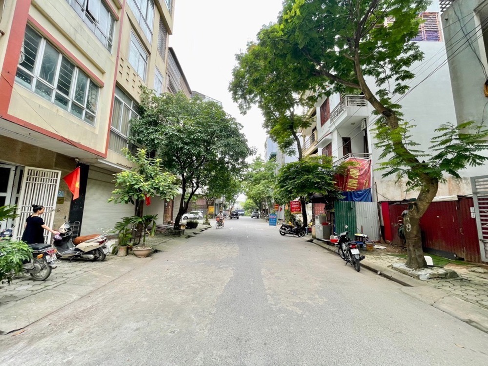 Đấu Giá Mậu Lương: Biệt Thự 7 Tầng, Vị Trí Đắc Địa, Giá Tốt
