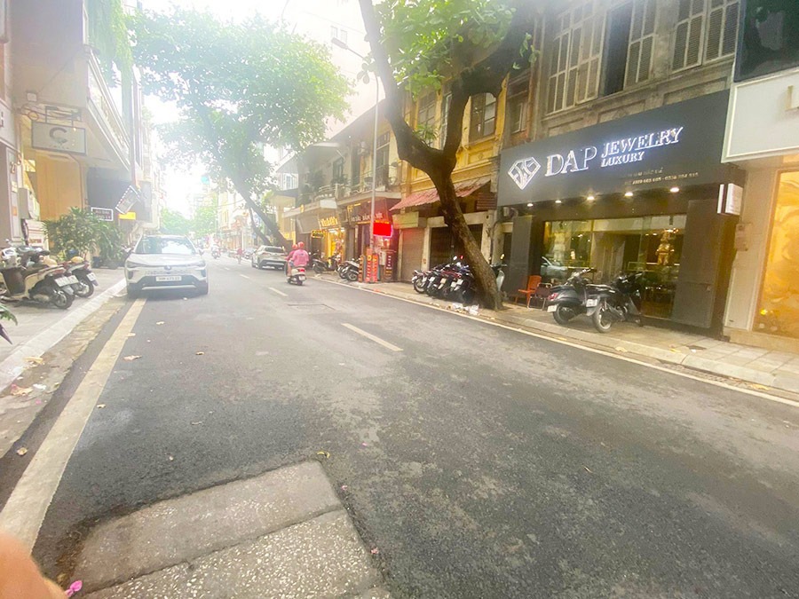 Siêu phẩm mặt phố VIP Mai Hắc Đế: Kinh doanh đỉnh cao, 3 oto, TẶNG GPXD 7 tầng | 56m2