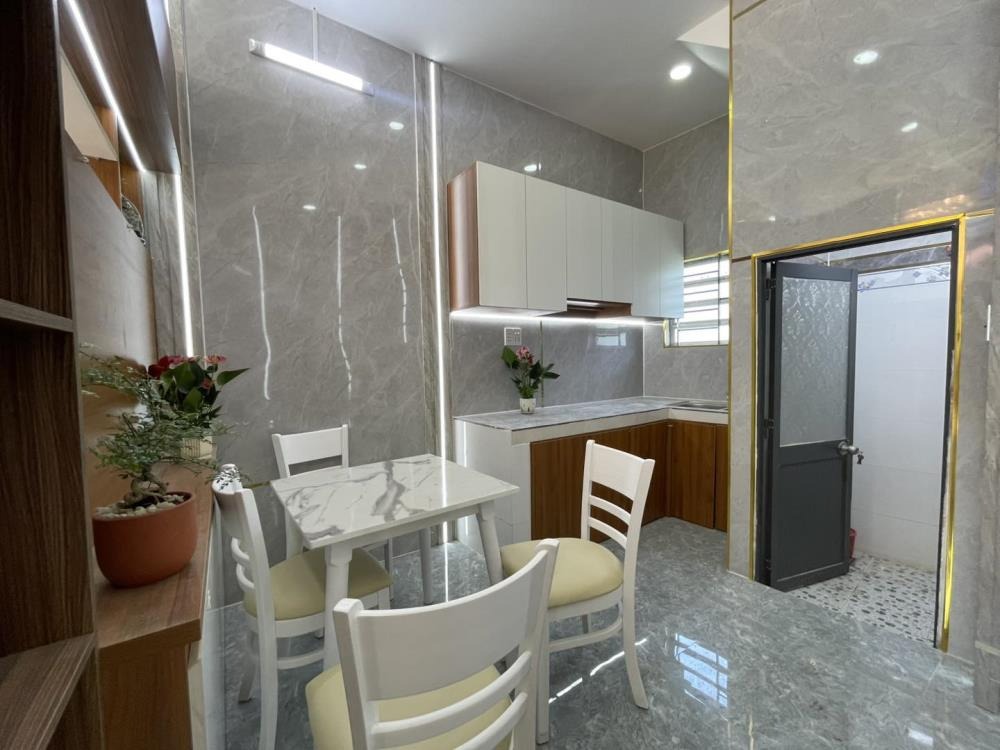 Bán Gấp Nhà Đẹp, Giá Tốt Tại Đường Hương Lộ 11, Bình Chánh