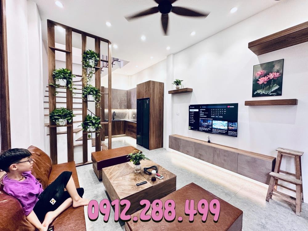 Bán nhà phố Hai Bà Trưng: Lô góc 32m² - 7.05 tỷ - Vị trí đẹp, Nội thất hiện đại