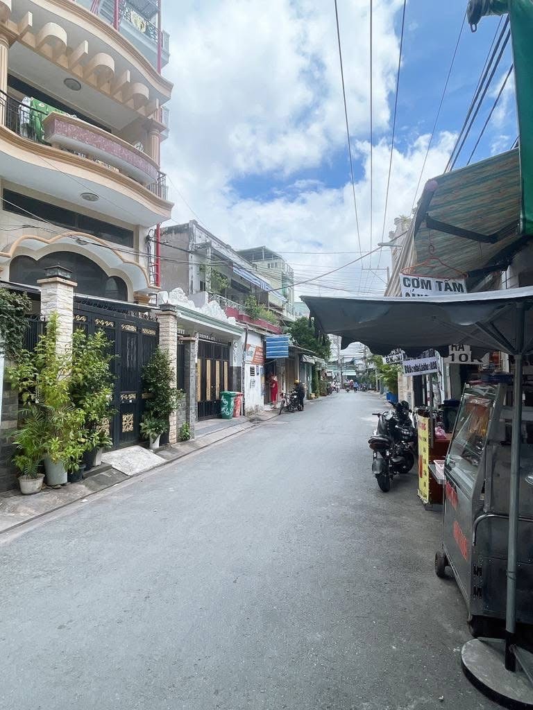 Bán Nhà Trịnh Đình Trọng, Quận 11: 100m2, Hẻm Ôtô, Giá 10.6 Tỷ