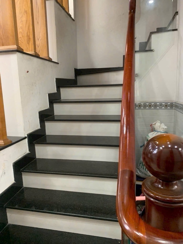 Bán Nhà 3 Tầng Đẹp, Hẻm Xe Tải 6m, Gần Tân Phú - Chỉ 4.5 Tỷ