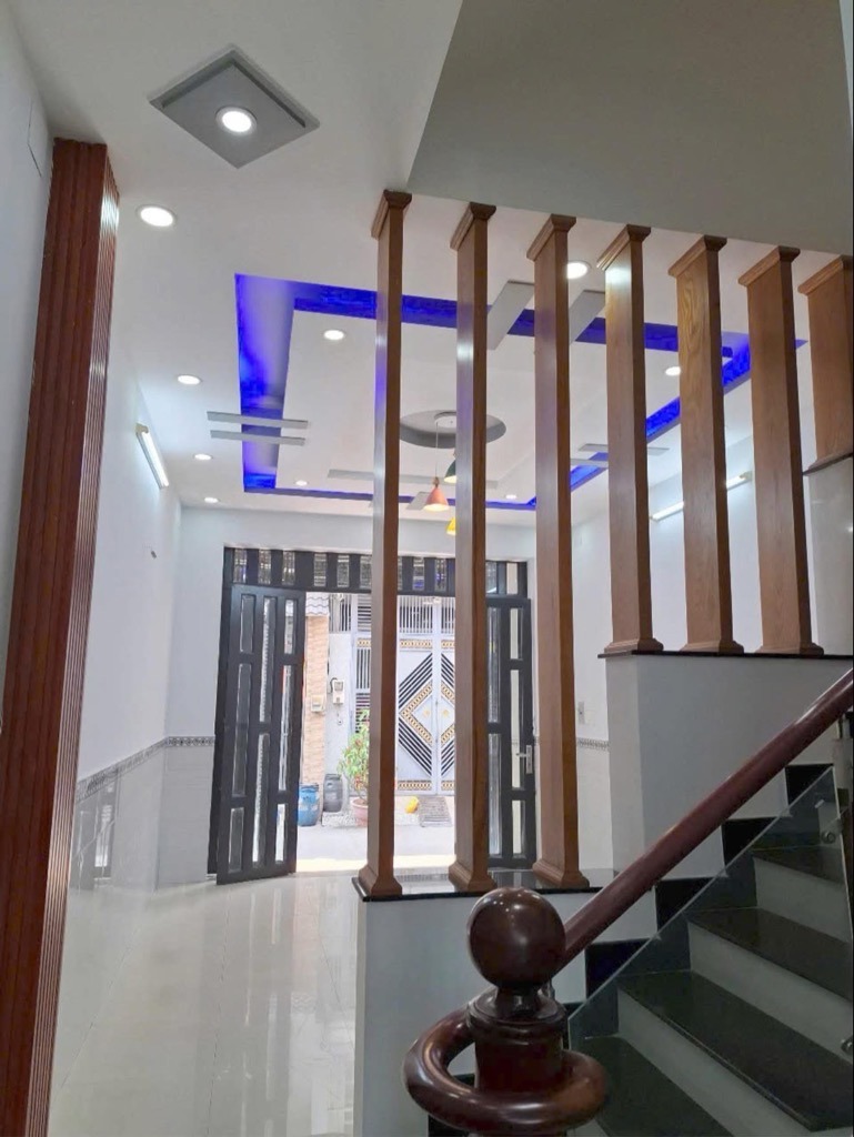Bán Nhà 3 Tầng Đẹp, Hẻm Xe Tải 6m, Gần Tân Phú - Chỉ 4.5 Tỷ