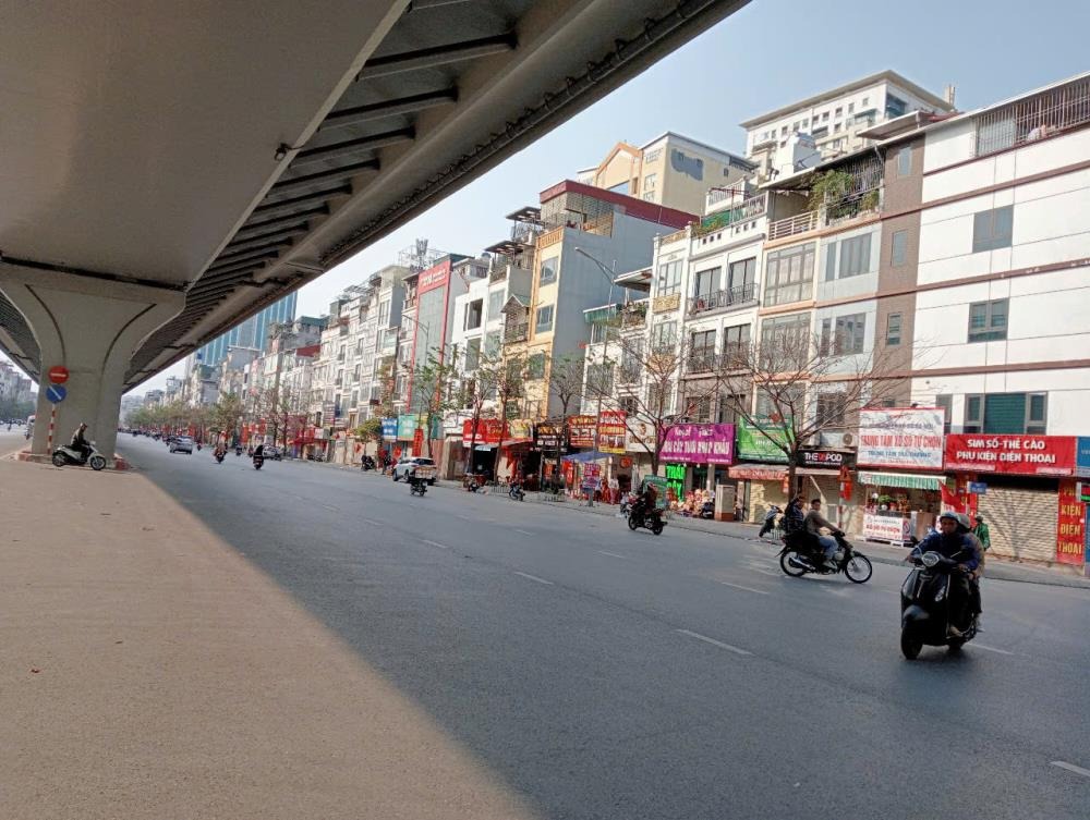 Mặt phố Minh Khai: Vị trí kinh doanh đỉnh, hai mặt thoáng, vỉa hè rộng