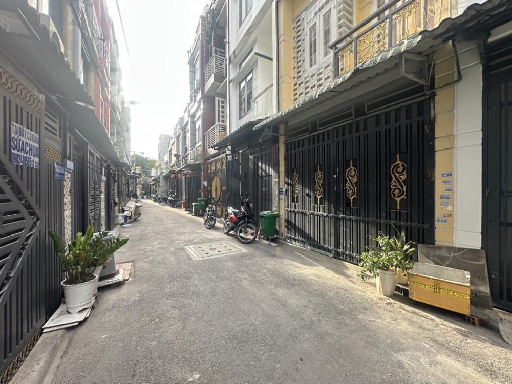 Hẻm Xe Hơi Tân Thới Hiệp 21: Nhà 2 Tầng, 3.68 Tỷ - Vị Trí Đắc Địa