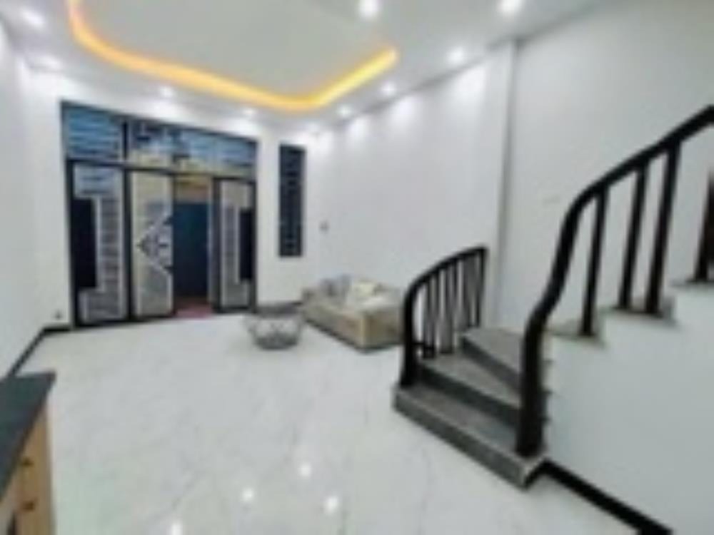 Bán Gấp Nhà Hữu Hòa, Hà Nội - 30m², 5 Tầng, Giá 4.9 Tỷ