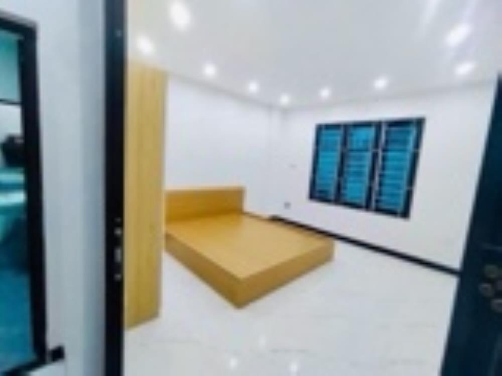 Bán Gấp Nhà Hữu Hòa, Hà Nội - 30m², 5 Tầng, Giá 4.9 Tỷ