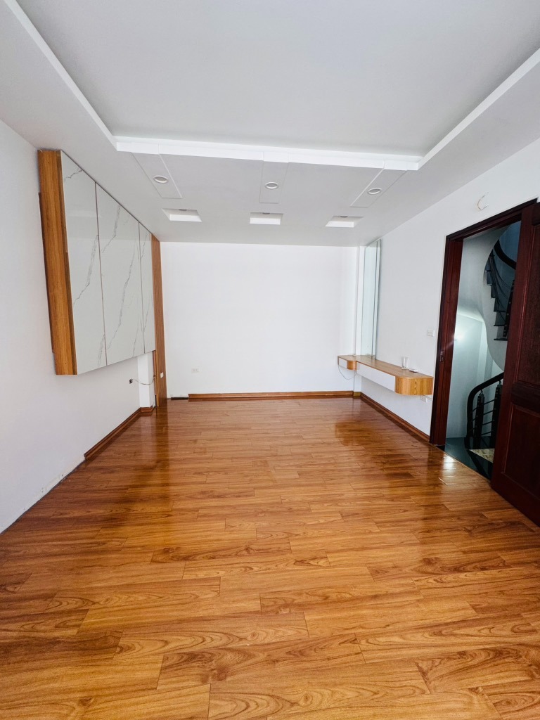 Nhà phố Tôn Đức Thắng - 32m2, 5 Tầng, Giá 7.5 tỷ - Vị trí Đắt Địa