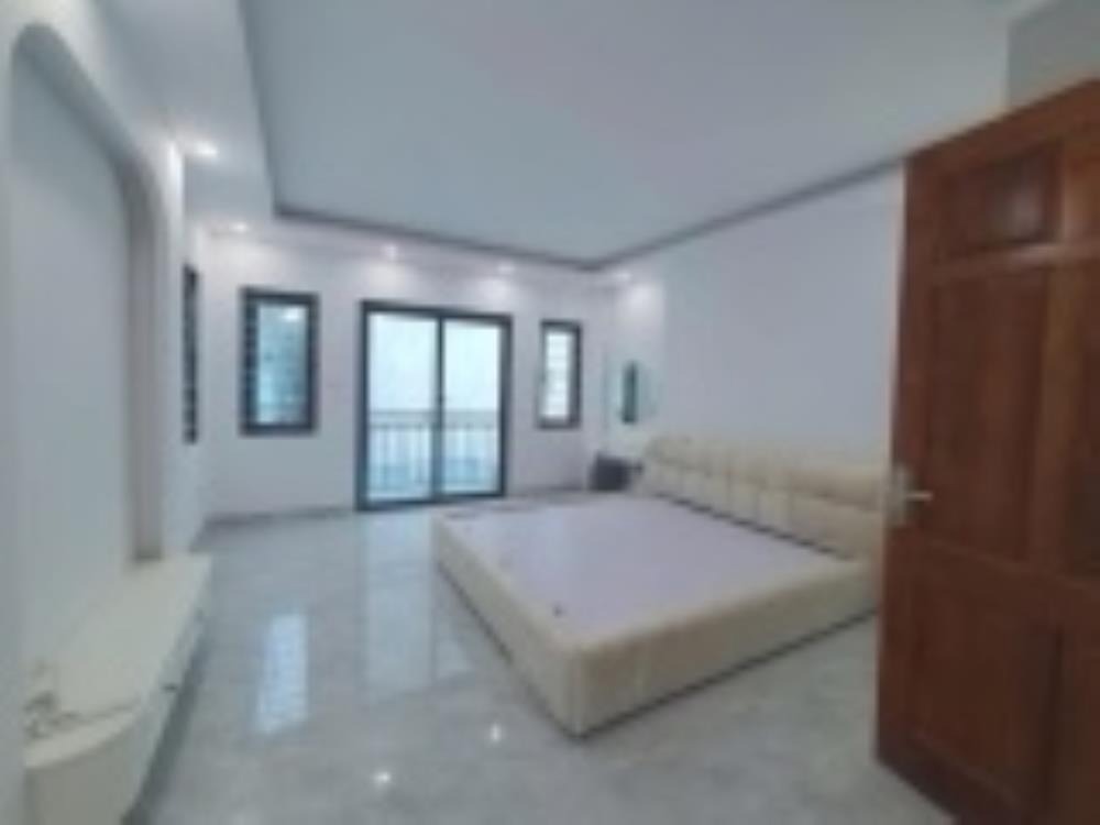 Bán nhà phố Tô Hiệu - 5 tầng, thang máy, 15m ra mặt phố - Giá 10 tỷ+