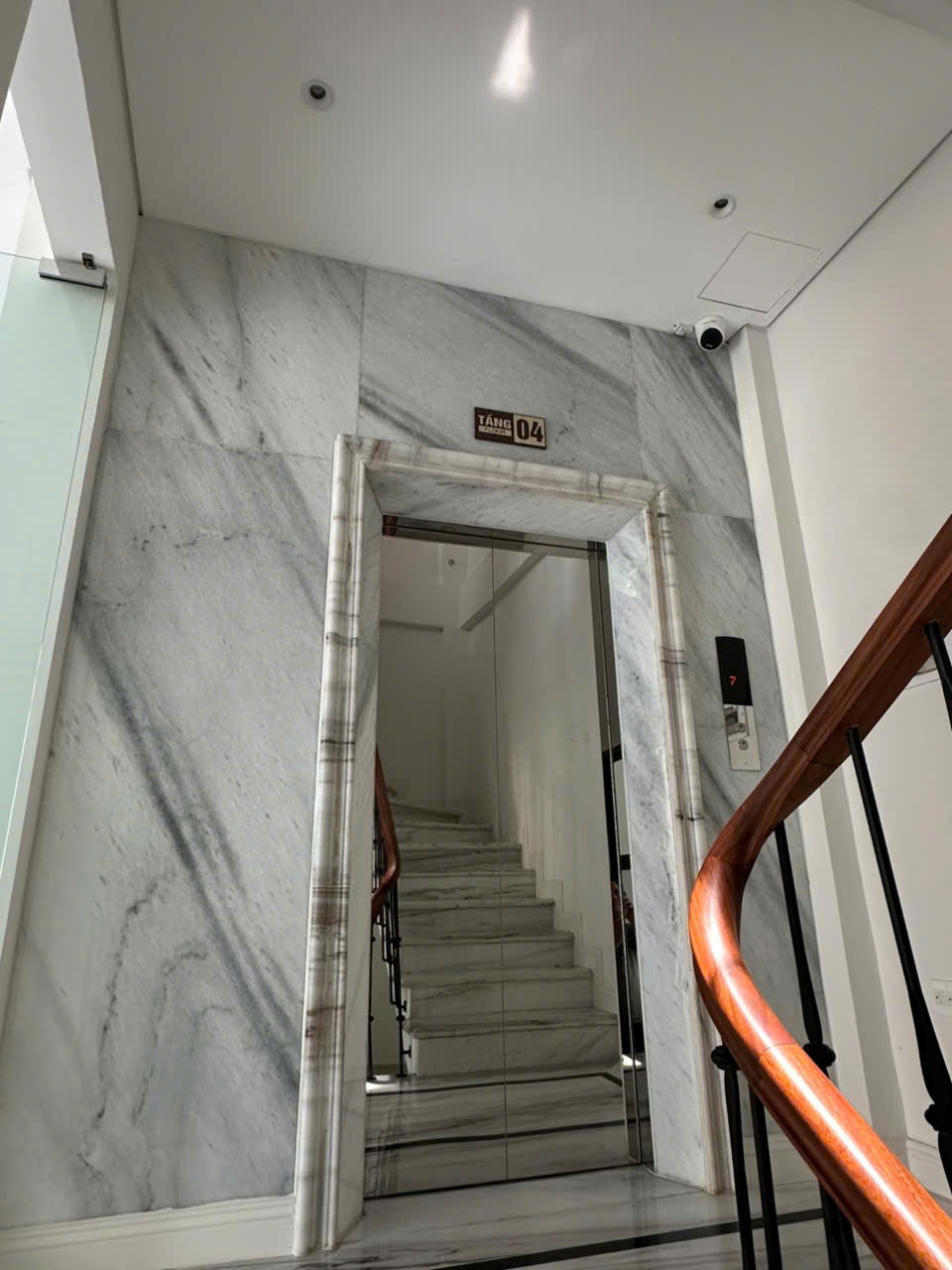 Cho Thuê Nhà Ngõ 156 Võ Chí Công - 30 Triệu/Tháng - 170m2 - 4 Tầng