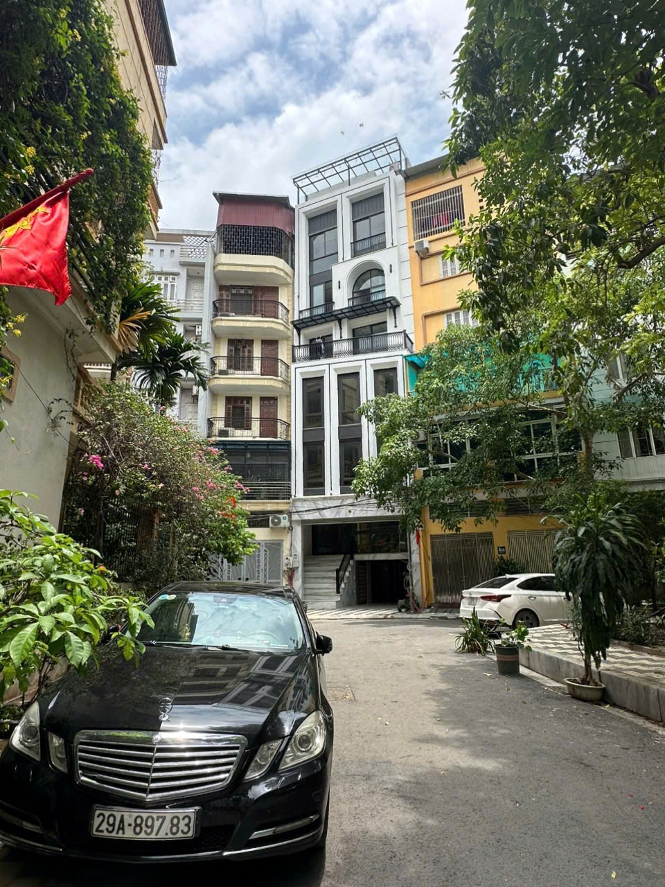 Cho Thuê Nhà Ngõ 156 Võ Chí Công - 30 Triệu/Tháng - 170m2 - 4 Tầng