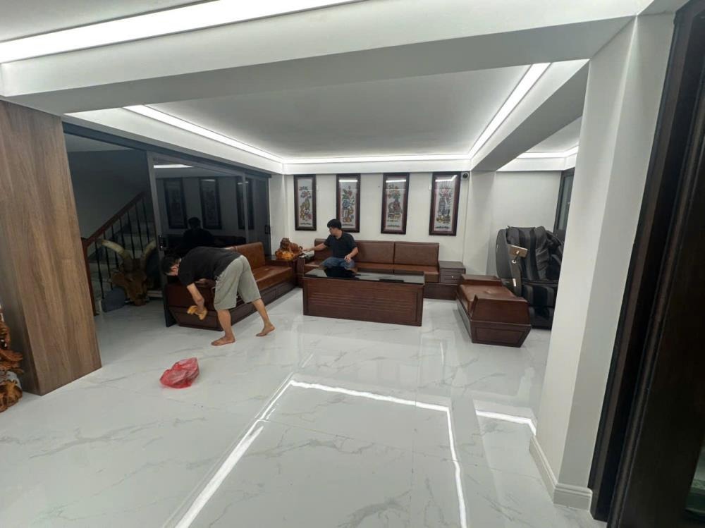 Cho Thuê Nhà Ngõ 156 Võ Chí Công - 30 Triệu/Tháng - 170m2 - 4 Tầng