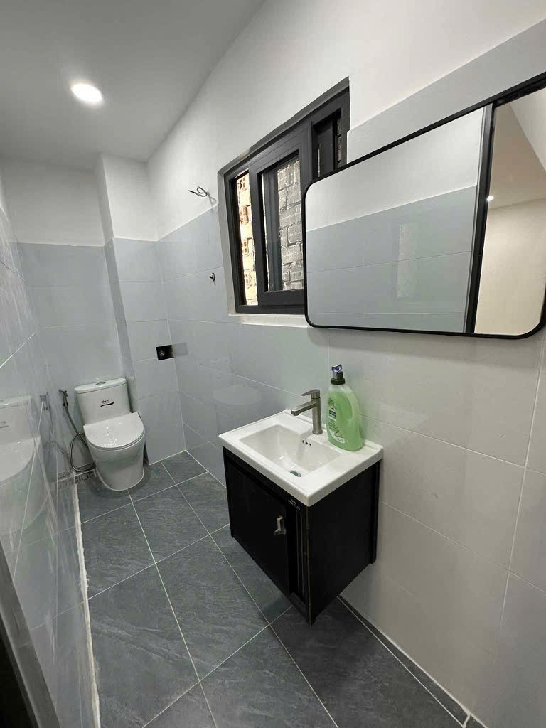Nhà Quận 11 - 46m2, 3 Tầng, 4PN - Hẻm Ôtô Thông, Gần Chợ, Trường Học - Giá 6.8 Tỷ