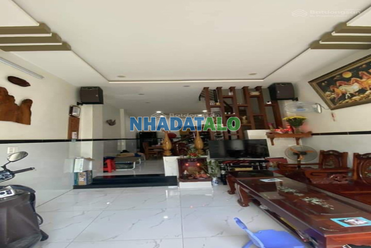 Dựa trên vòng kết nối xã hội của bạn: bạn bè, đồng nghiệp, người cùng tầng lớp, độ tuổi, nghề nghiệp