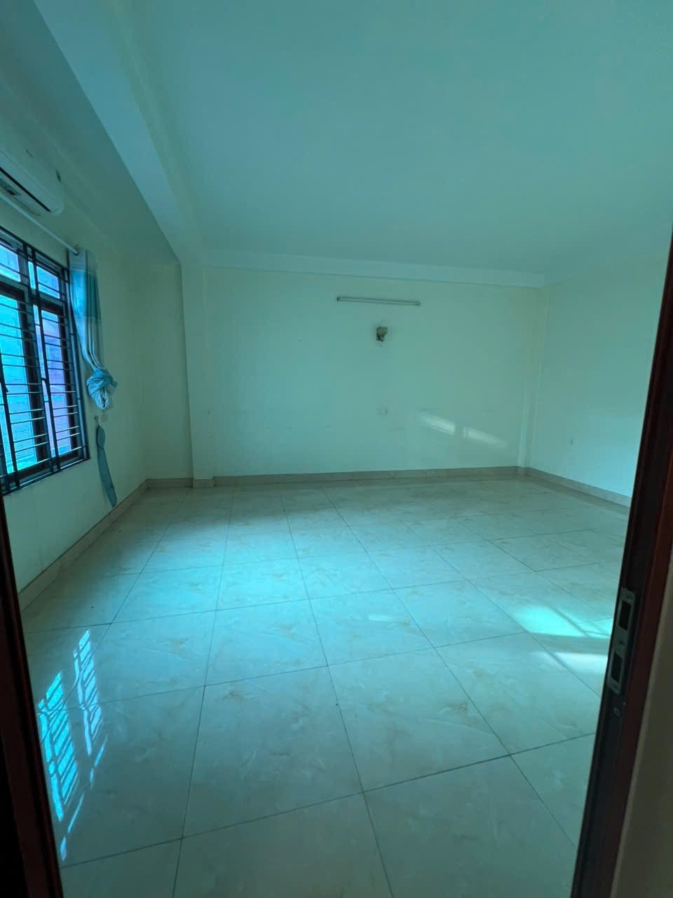 Cho Thuê Văn Phòng Tầng 4 Ngõ 21 Lê Văn Lương - Giá Tốt, Chính Chủ
