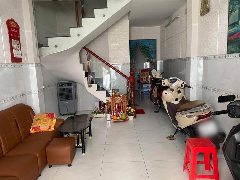 Bán nhà hẻm xe hơi Quận 10, 2 tỷ 8 - 4 phòng ngủ, Tô Hiến Thành