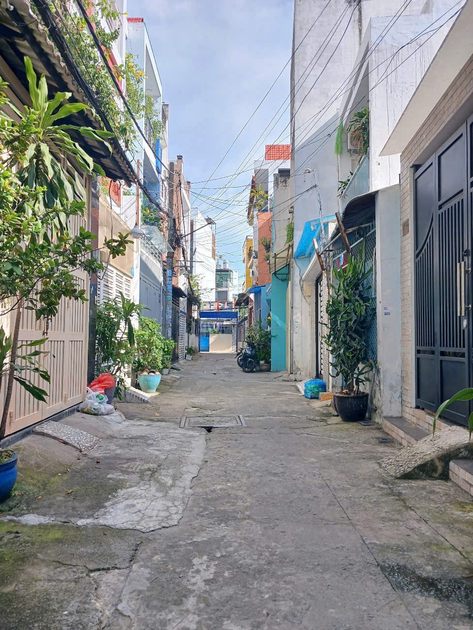 Bán nhà cấp 4, 54m2, 1 lầu, hẻm xe hơi, đường Dương Thiệu Tước, gần AEON Tân Phú - Giá 5.55 tỷ