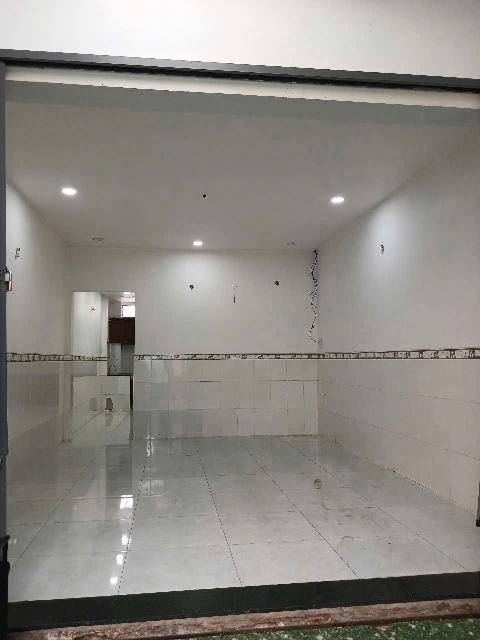 Bán nhà cấp 4, 54m2, 1 lầu, hẻm xe hơi, đường Dương Thiệu Tước, gần AEON Tân Phú - Giá 5.55 tỷ