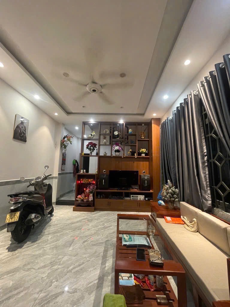 🏡 Góc 2 Mặt Tiền Tân Phú - 50m2, 3 Tấm, Giá 7.4 Tỷ - Vị Trí Đắc Địa!