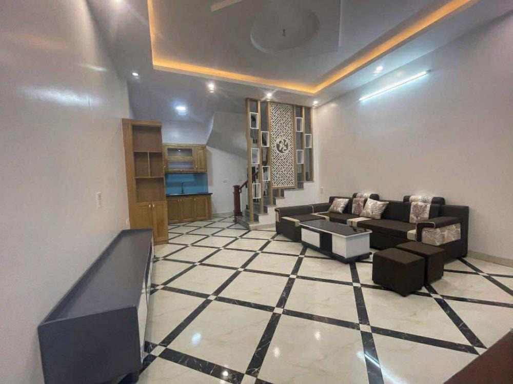 Bán Nhà 5 Tầng Tứ Hiệp - Vị Trí Đắc Địa - Giá Tốt
