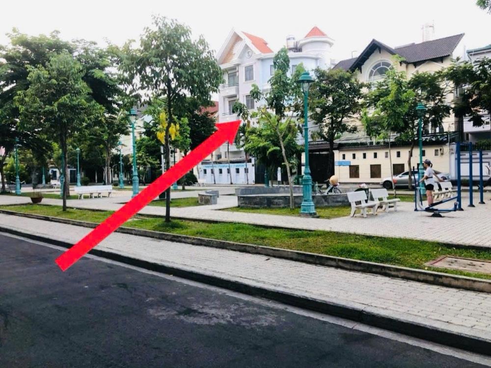 Biệt Thự KDC Tân Quy Đông Quận 7: View Công Viên, 4PN, Giá Tốt