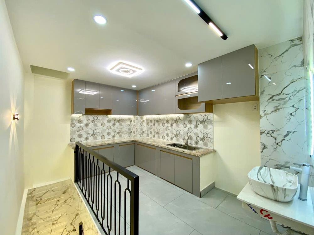 Nhà Mới 100% Đúc Lững 2 Lầu, Đường Bình Long, Tân Phú - Giá 6.4 Tỷ