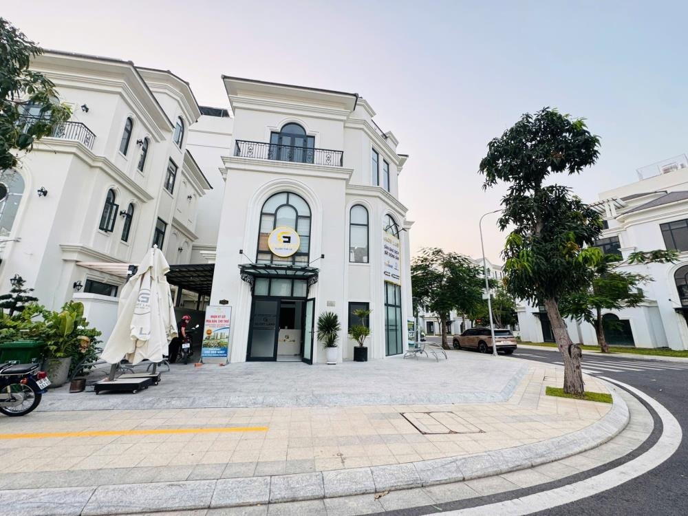 Cho thuê Biệt thự Boutique Villa Vinhomes Grand Park Quận 9 - Góc 2 Mặt Tiền