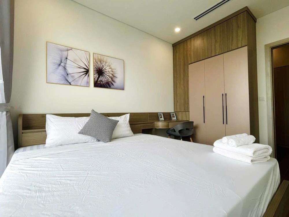 Bán Căn Hộ 2PN Vinhomes D’Capitale: View Hồ, Giá Tốt Nhất