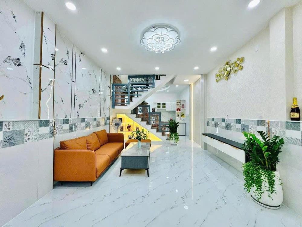 Bán Gấp Nhà 2 Lầu Thủ Đức - SHR - Giá 2.89 Tỷ