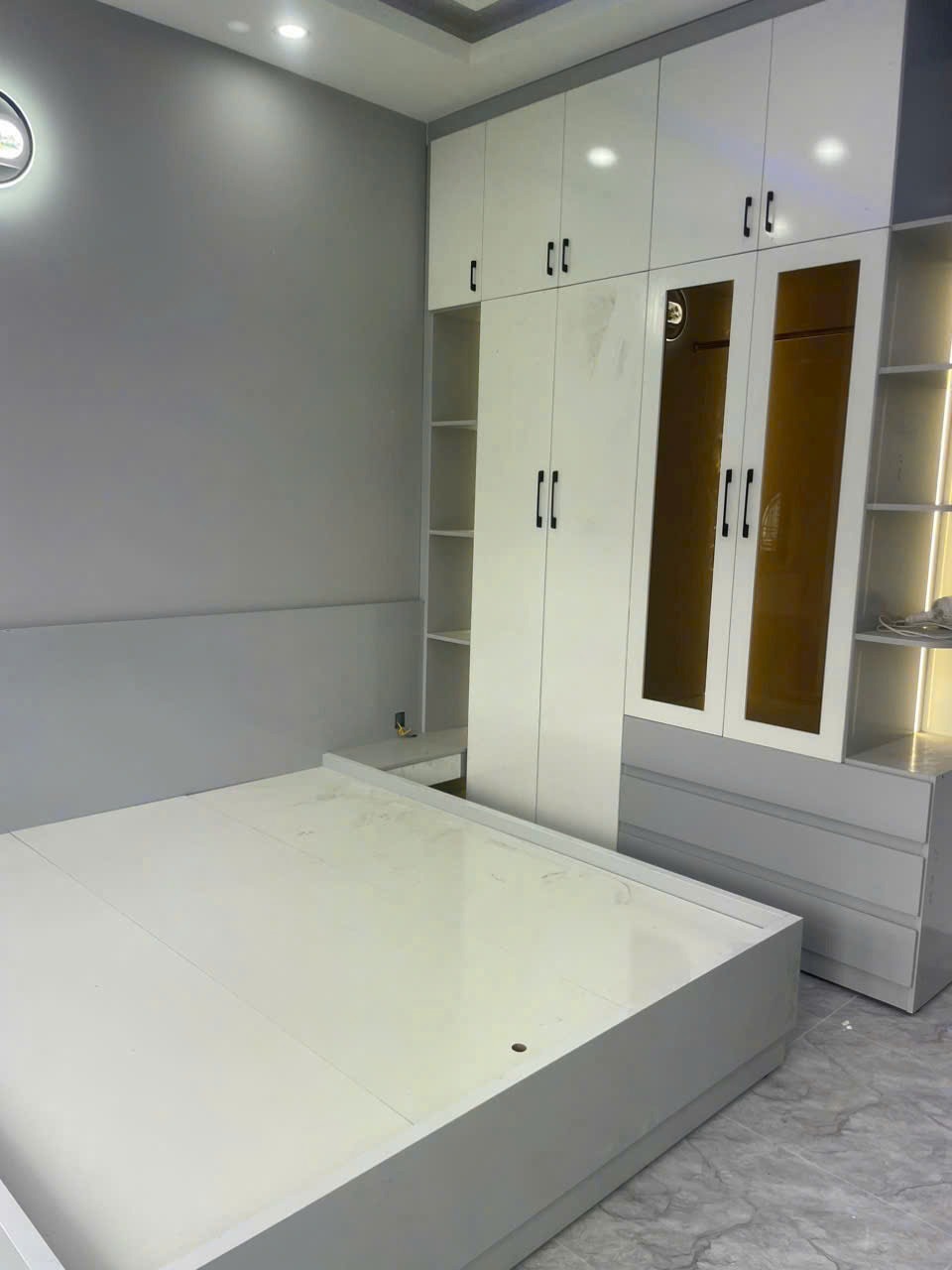 Nhà Mặt Tiền Tăng Nhơn Phú - 3 Tầng, 4PN - Vị Trí Đắc Địa, Tiềm Năng Cho Thuê Cao