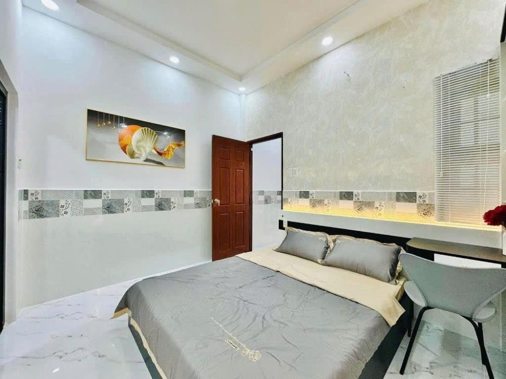 Bán Gấp Nhà 2 Lầu Thủ Đức - SHR - Giá 2.89 Tỷ