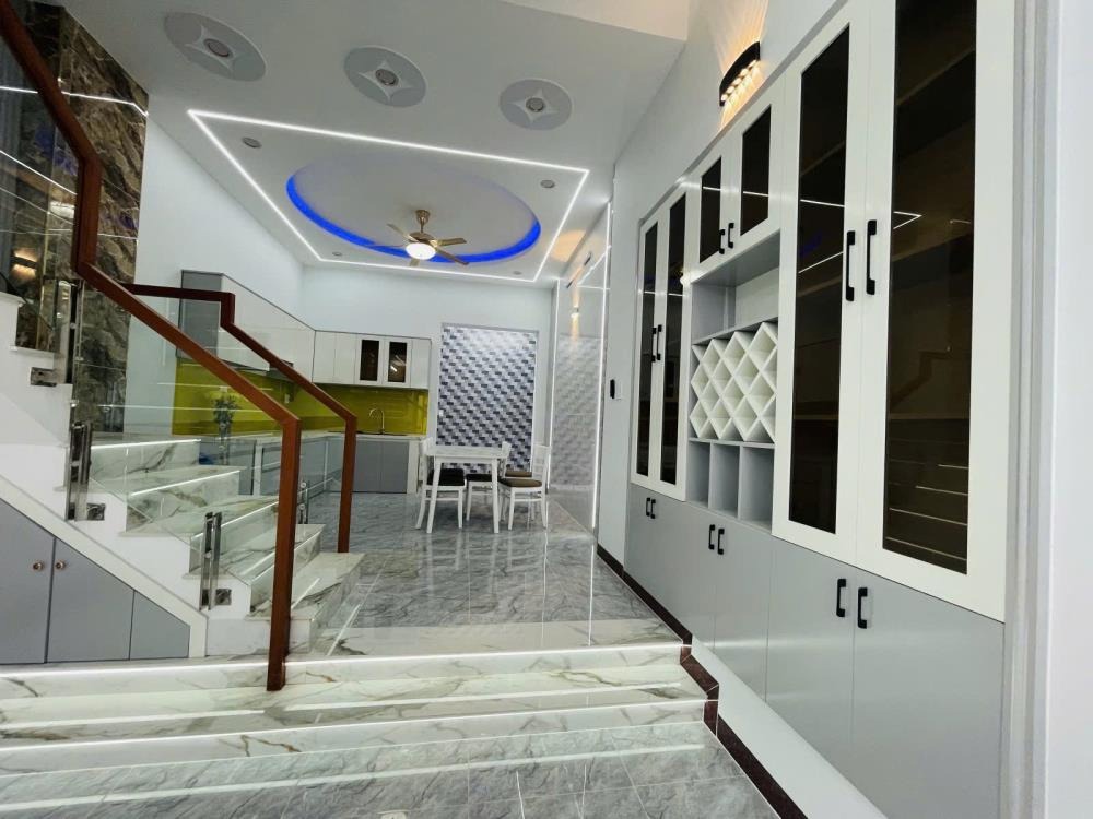 Nhà Mặt Tiền Tăng Nhơn Phú - 3 Tầng, 4PN - Vị Trí Đắc Địa, Tiềm Năng Cho Thuê Cao
