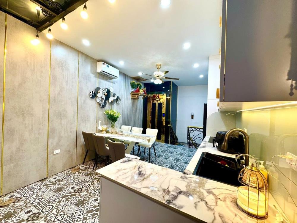 💥Bán nhà trần định - Diện tích 32m2 x 4 tầng - Giá hơn 7 tỷ - Lô góc sáng
