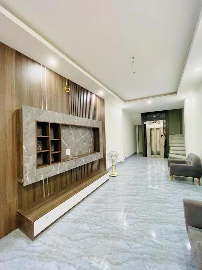 Siêu phẩm nhà phố 5 tầng, thang máy, gần ô tô - Hai Bà Trưng/Hoàng Mai