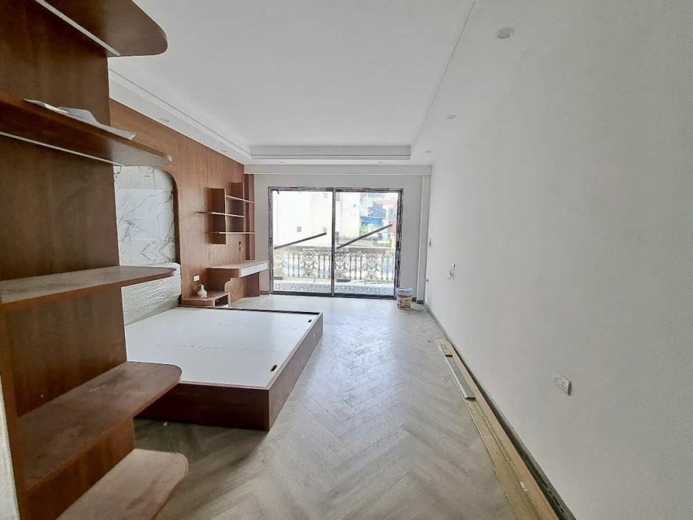 Bán Nhà Mặt Phố Đền Lừ - 40m2, 7 Tầng, Thang Máy, Ô Tô Tránh, Kinh Doanh Đỉnh
