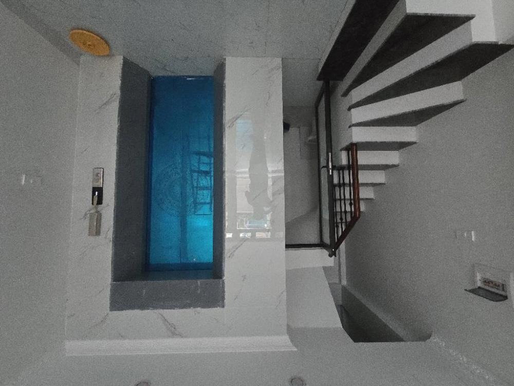Nhà 5 Tầng Thang Máy, 38m², Full Nội Thất, Ô Tô Đỗ Cửa - Giá 7 Tỷ