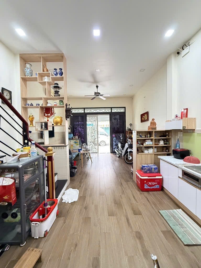 Gò Dầu - Tân Phú: 46m2 (4.6x10) 4 Tầng, 4PN - Vị Trí Kinh Doanh Đắc Lợi