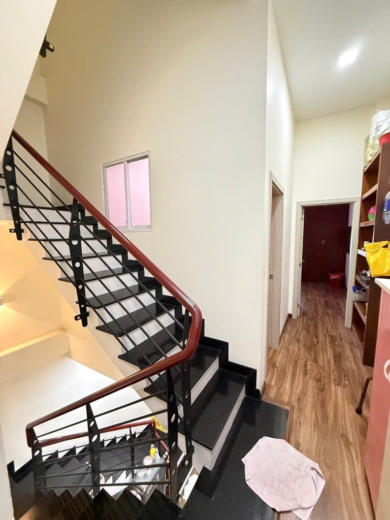 Gò Dầu - Tân Phú: 46m2 (4.6x10) 4 Tầng, 4PN - Vị Trí Kinh Doanh Đắc Lợi