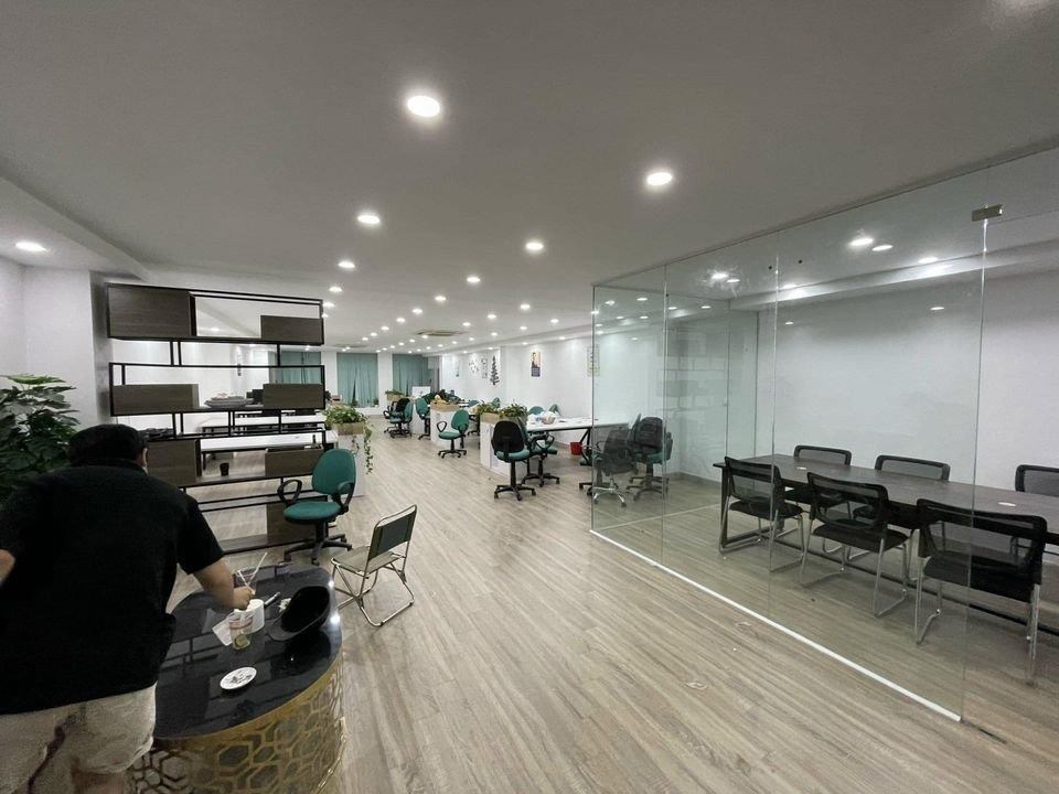Bán biệt thự Linh Đàm 300m2, mặt tiền 15m, ô tô tránh, KD đa dạng - 59.5 tỷ