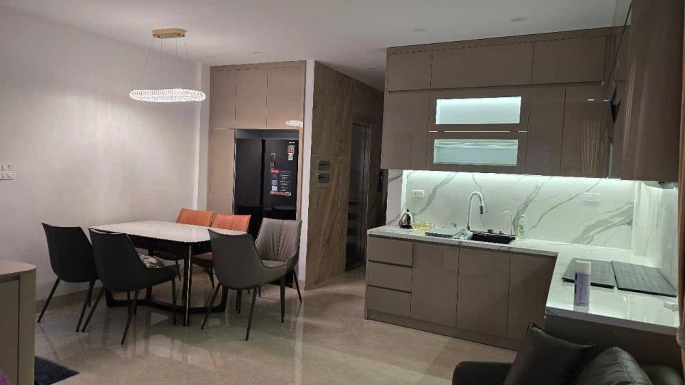 Nhà Phố Trần Duy Hưng - Full Nội Thất - View Phố Xanh - Giá Tốt