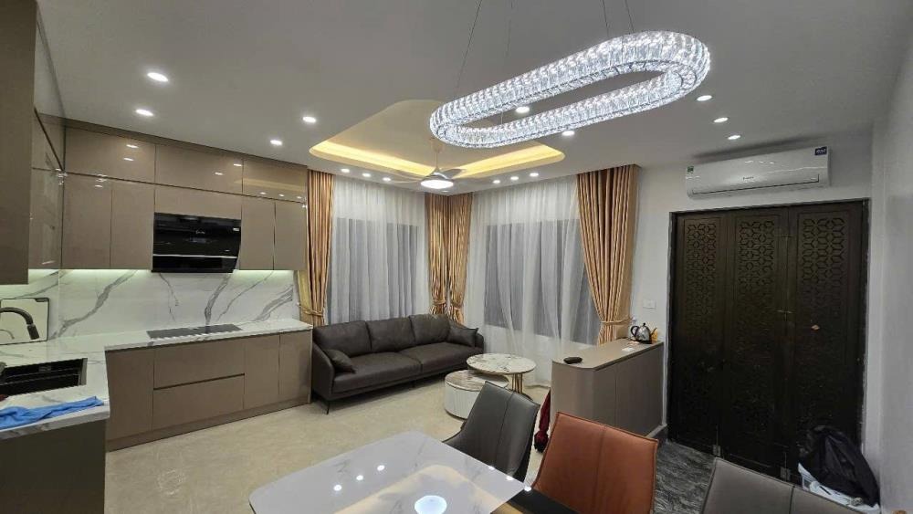 Nhà Phố Trần Duy Hưng - Full Nội Thất - View Phố Xanh - Giá Tốt
