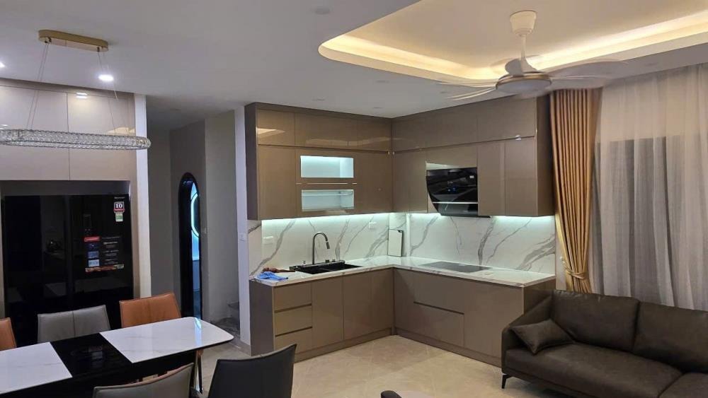Nhà Phố Trần Duy Hưng - Full Nội Thất - View Phố Xanh - Giá Tốt