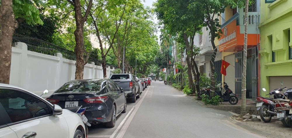 Bán nhà đẹp Phạm Tuấn Tài, Cầu Giấy - 62m2, 7 tầng, thang máy, giá 28.9 tỷ