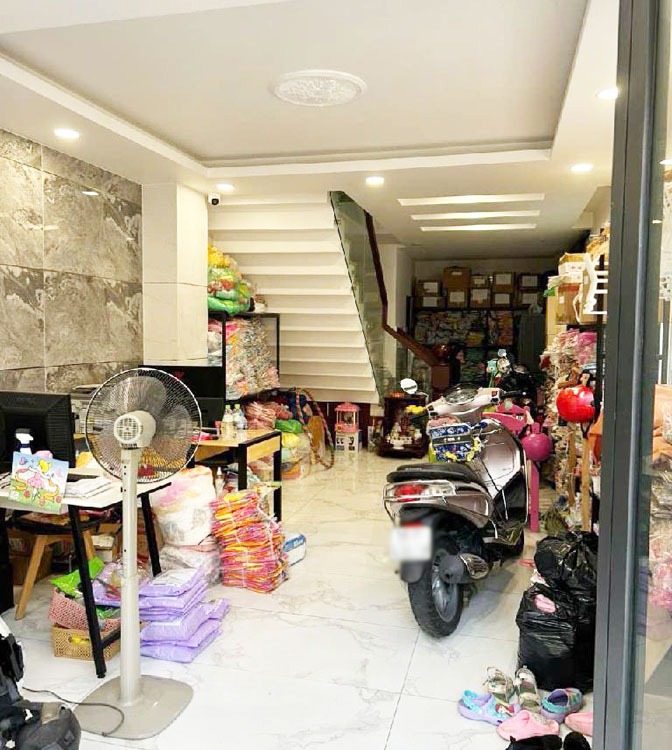 Nhà Phố Tân Bình: 5 Tầng, Hẻm Xe Hơi, Giá 10.x Tỷ