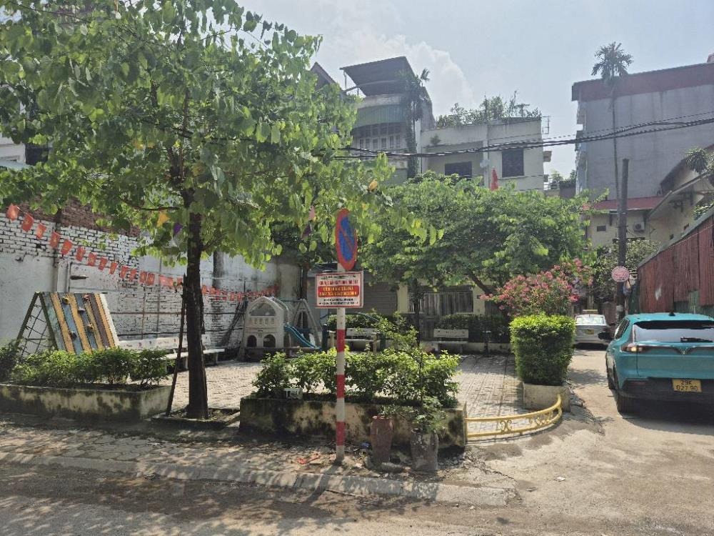 Nhà phố Đội Cấn: Ngõ thông ô tô, 3 thoáng, 50m2, 4 tầng, Giá 10.8 tỷ